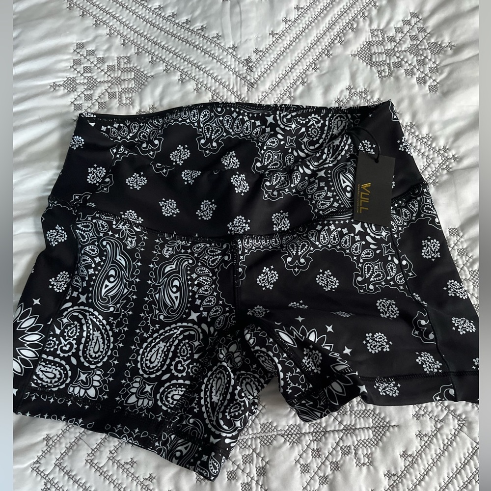 VULL bandana print shorts (L)